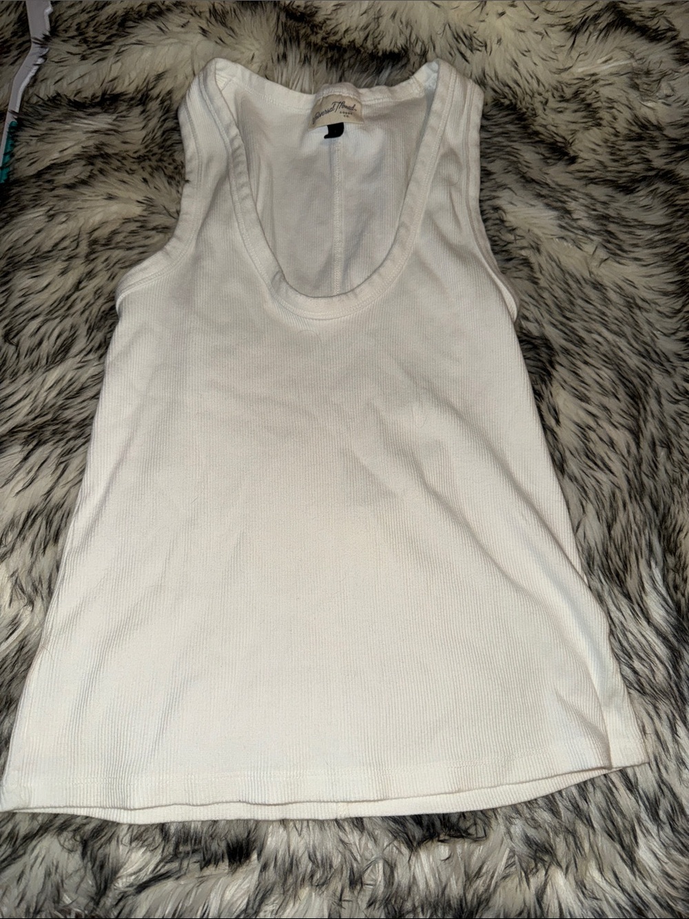 Universal Thread White Ribbed Scoop Tank
